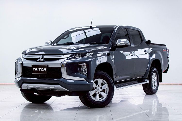 Mitsubishi Triton 2020 2.4 GLX Plus Pickup ดีเซล ไม่ติดแก๊ส เกียร์ธรรมดา เทา รูปที่ 4
