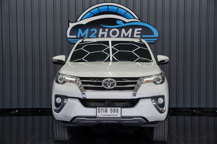 Toyota Fortuner 2016 2.8 V Utility-car ดีเซล เกียร์อัตโนมัติ ขาว รูปที่ 2