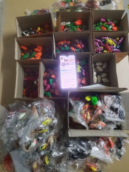 กบยาง กบไม้ ราคาเหมาเฉลี่ยตัวละ 10 บาท ขายเหมาเท่านั้น 9,000 บาท

กบยางรวมๆ 579 ตัว

กบไม้รวมๆ 266 ตัว

มีในลังที่ไม่ได้รับ มีกบไม้ กบยาง  รูปที่ 6