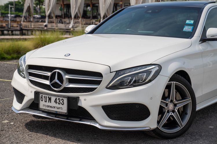 Mercedes-Benz C-Class 2015 C300 Sedan ไฮบริด ไม่ติดแก๊ส เกียร์อัตโนมัติ ขาว รูปที่ 2