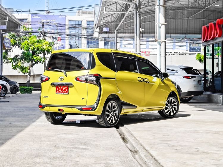 Toyota Sienta 2019 1.5 V Utility-car เบนซิน เกียร์อัตโนมัติ เขียว รูปที่ 2