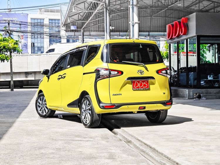 Toyota Sienta 2019 1.5 V Utility-car เบนซิน เกียร์อัตโนมัติ เขียว รูปที่ 3
