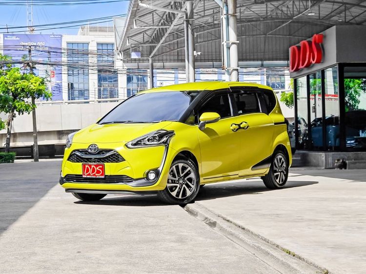 รถ Toyota Sienta 1.5 V สี เขียว