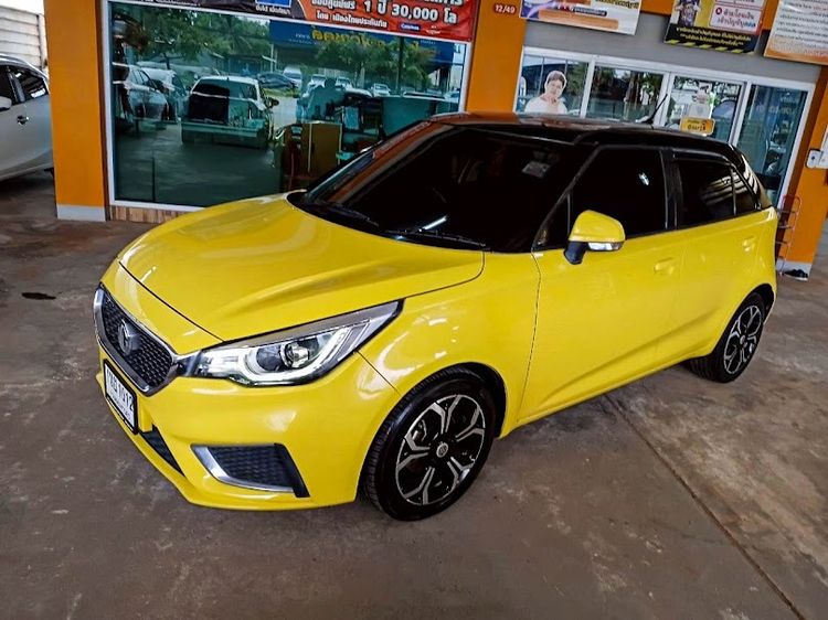 รถ MG MG3 1.5 X สี เหลือง