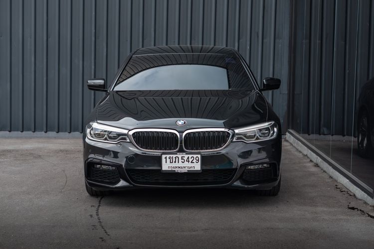 BMW Series 5 2021 520d Sedan ดีเซล ไม่ติดแก๊ส เกียร์อัตโนมัติ ดำ รูปที่ 2