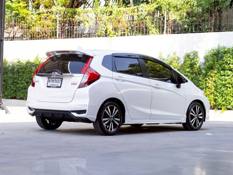 Honda Jazz 2017 1.5 RS i-VTEC Sedan เบนซิน ไม่ติดแก๊ส เกียร์อัตโนมัติ ขาว รูปที่ 4