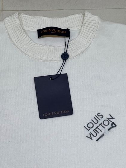 เสื้อยืด LV Signature Crewneck  รูปที่ 2