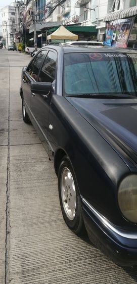 Mercedes-Benz E-Class 1996 E230 Sedan เบนซิน LPG เกียร์อัตโนมัติ น้ำเงิน รูปที่ 3