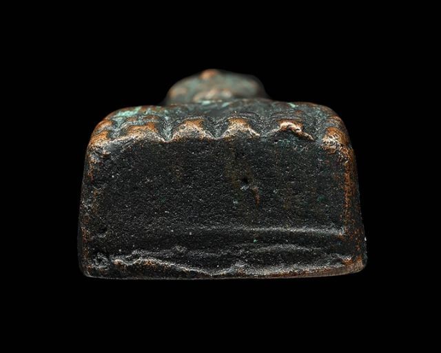 หลวงพ่อทวดวัดช้างให้เตารีดปั๊มซ้ำพิมพ์กลาง เนื้อโลหะผสม ปี 2505
 รูปที่ 4