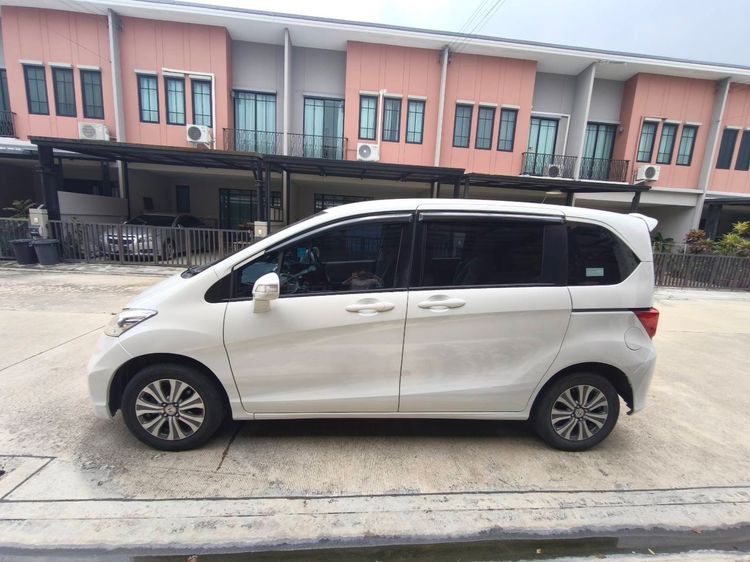 Honda Freed 2014 1.5 E Sedan เบนซิน ขาว รูปที่ 2