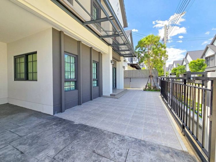 ให้เช่า บ้านเดี่ยว 𝐂𝐞𝐧𝐭𝐫𝐨 𝐁𝐚𝐧𝐠𝐧𝐚 แบบฟรานซิส 4 ห้องนอน ใกล้เมกาบางนา บ้านใหม่ ตกแต่งครบ รูปที่ 2