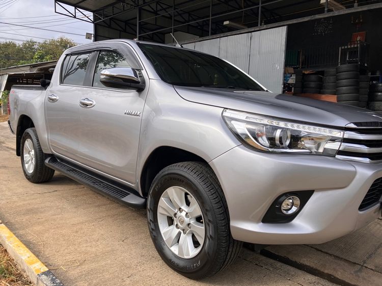 รถ Toyota Hilux Revo 2.4 Prerunner G สี บรอนซ์เงิน