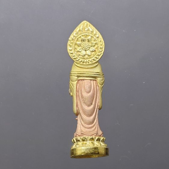 พระโพธิสัตว์อวโลกิเตศวร เนื้อเงินสามกษัตริย์ "เจ้าแม่กวนอิม รุ่นฉลองปีกาญจนาภิเษก ปี2540 รูปที่ 2