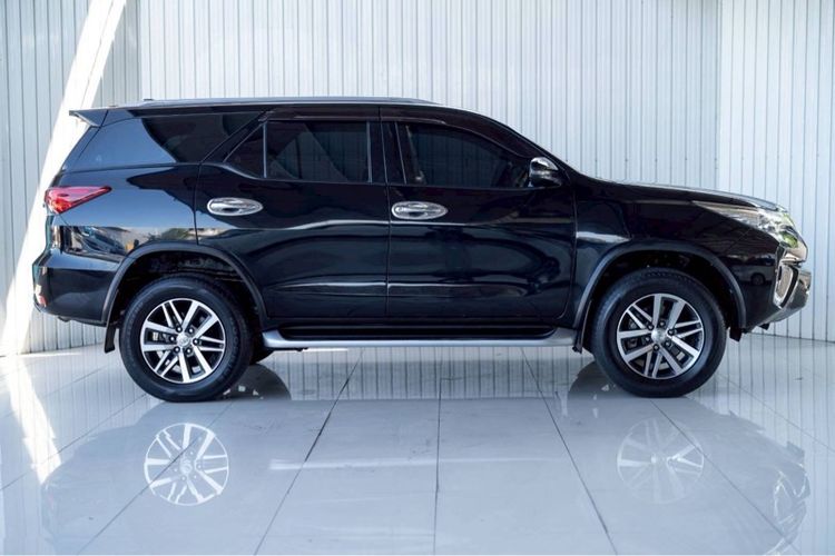 Toyota Fortuner 2019 2.4 G Utility-car ดีเซล ไม่ติดแก๊ส เกียร์อัตโนมัติ ดำ รูปที่ 3