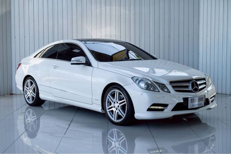 Mercedes-Benz E-Class 2013 E200 CGI Sedan เบนซิน ไม่ติดแก๊ส เกียร์อัตโนมัติ ขาว รูปที่ 2