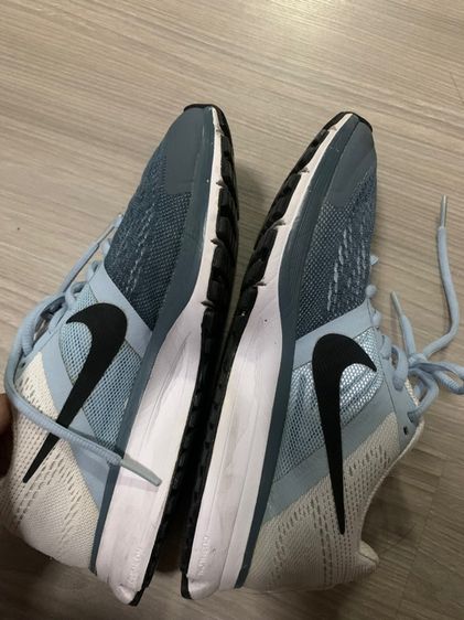 รองเท้าผ้าใบของ Nike แท้ๆ รูปที่ 7