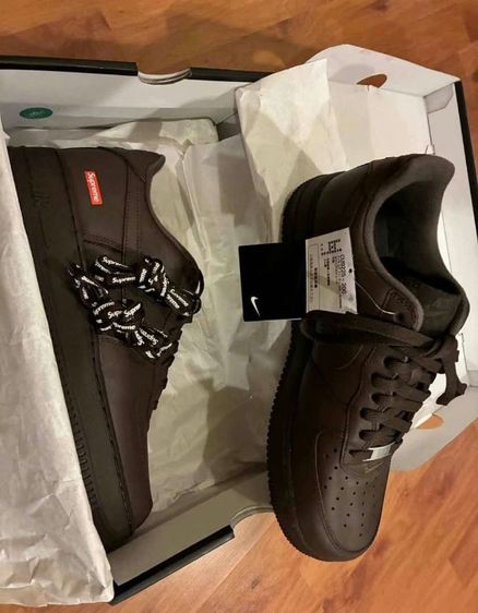 Nike AF1 x Supreme  (NEW)

𝐒𝐮𝐩𝐫𝐞𝐦𝐞® 𝐱 𝐍𝐢𝐤𝐞 𝐀𝐢𝐫 𝐅𝐨𝐫𝐜𝐞 𝟏 ' 𝐋𝐨𝐰 "𝐁𝐚𝐫𝐨𝐪𝐮𝐞 𝐁𝐫𝐨𝐰𝐧"

ขาย Nike air force 1 รุ่น “ Supreme " Brown

สีน้ำตาล ของใหม่แท้ 
 รูปที่ 2