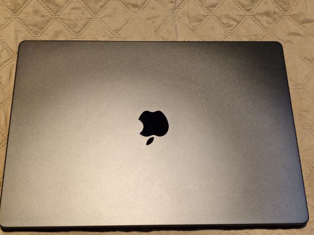 Apple​ MacBook Pro 16" M4 Pro รูปที่ 3