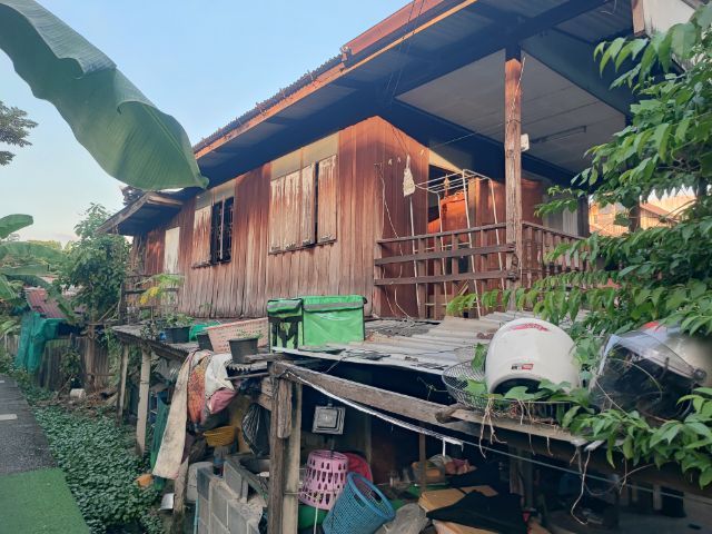 ขายบ้านพร้อมที่ดิน ซอยข้างโรงเรียนปากเกร็ด