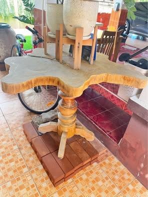 โต๊ะไม้แท้ประดับบ้าน รูปที่ 2