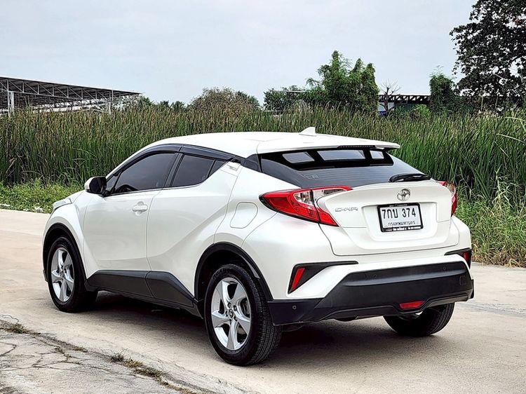 Toyota C-HR 2018 1.8 Mid Utility-car เบนซิน ไม่ติดแก๊ส เกียร์อัตโนมัติ ขาว รูปที่ 4