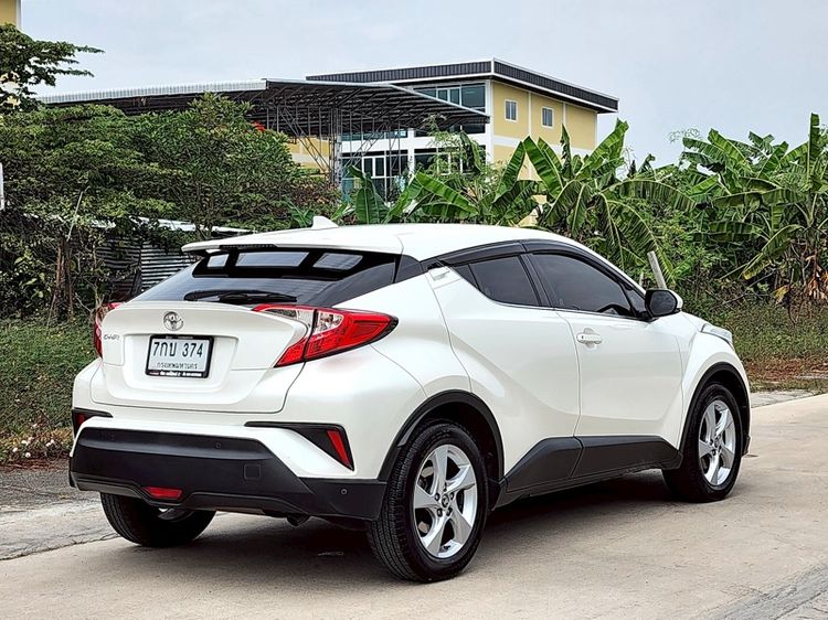 Toyota C-HR 2018 1.8 Mid Utility-car เบนซิน ไม่ติดแก๊ส เกียร์อัตโนมัติ ขาว รูปที่ 2