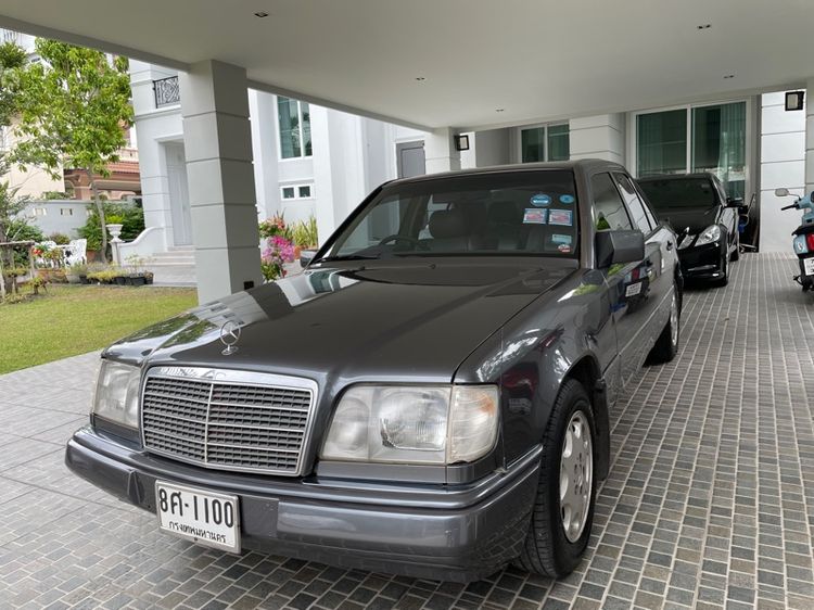 รถ Mercedes-Benz E-Class E280 สี เทา