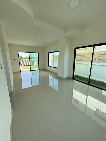 อื่นๆ มีบางส่วน 2025 บ้านแฝด 2 ชั้น พื้นที่ใหญ่ 42.5 ตารางวา ใกล้เซ็นทรัลอยุธยา-โรจนะ ราคาพิเศษ 2.79 ลบ. รูปที่ 4