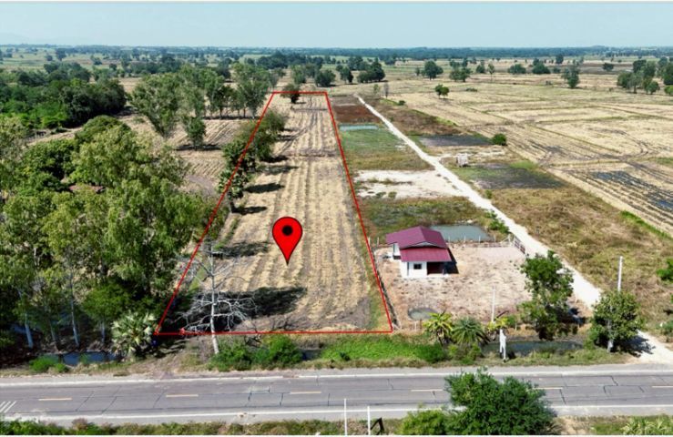 vายถูกๆ ที่ดินเนื้อที่ 5-3-03 ไร่
ติดถนนลาดยาง