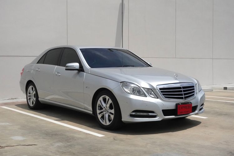 รถ Mercedes-Benz E-Class E250 CGI สี บรอนซ์เงิน
