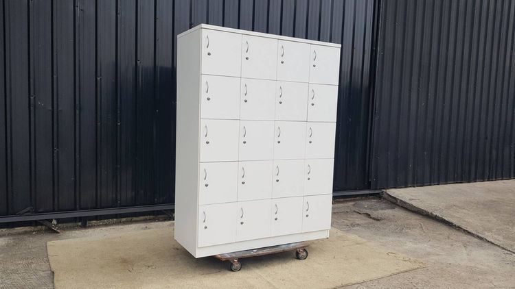 ตู้ล็อคเกอร์ไม้ 20 ช่อง สีขาว รูปที่ 3