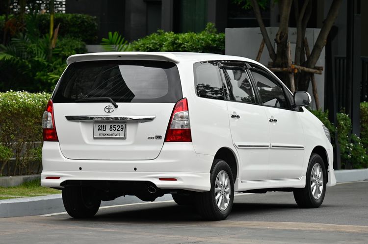 Toyota Innova 2012 2.0 V Utility-car เบนซิน ไม่ติดแก๊ส เกียร์อัตโนมัติ ขาว รูปที่ 4