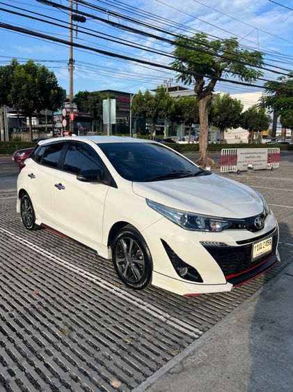 Toyota Yaris 2020 1.2 Sport Premium Sedan เบนซิน ไม่ติดแก๊ส เกียร์อัตโนมัติ ขาว รูปที่ 2