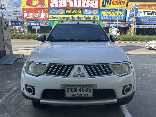 รถ Mitsubishi Pajero Sport 2.4 GLS สี ขาว