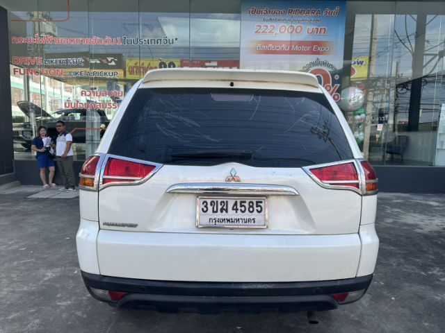 Mitsubishi Pajero Sport 2012 2.4 GLS Sedan เบนซิน LPG เกียร์ธรรมดา ขาว รูปที่ 2