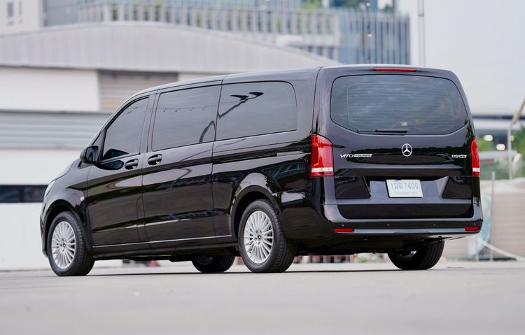 Mercedes-Benz V-Class 2024 Vito Van ดีเซล เกียร์อัตโนมัติ ดำ รูปที่ 4