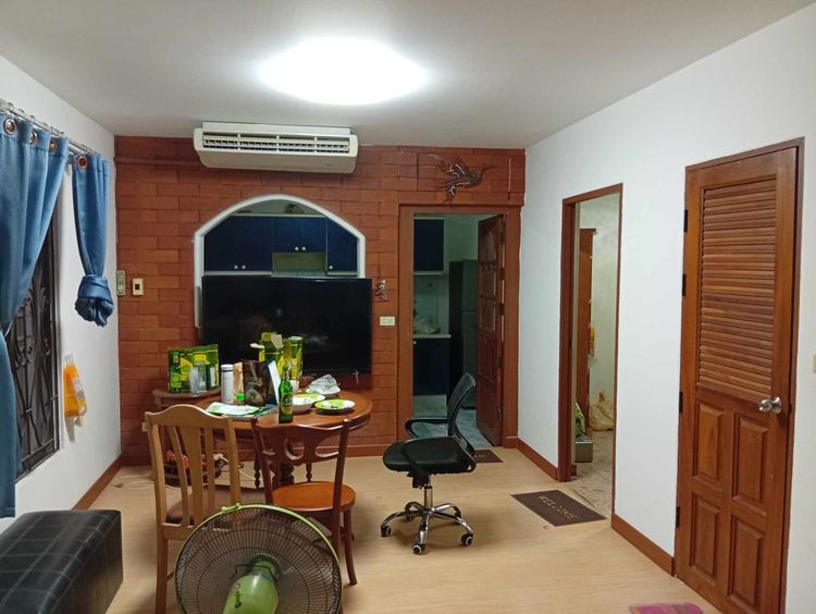 อื่นๆ มีบางส่วน สร้างเสร็จก่อน 2010 บ้านใจกลางพัทยา ทำเลดีเยี่ยม ติดตลาด ติด 7-ELEVEN ห้างต่างๆ ห่างทะเล หาดพัทยา เซ็นทรัล 2 ก.ม. รูปที่ 2