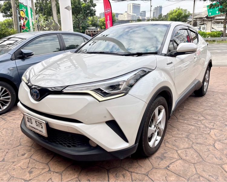 Toyota C-HR 2018 1.8 HV Hi Sedan ไฮบริด เกียร์อัตโนมัติ ขาว
