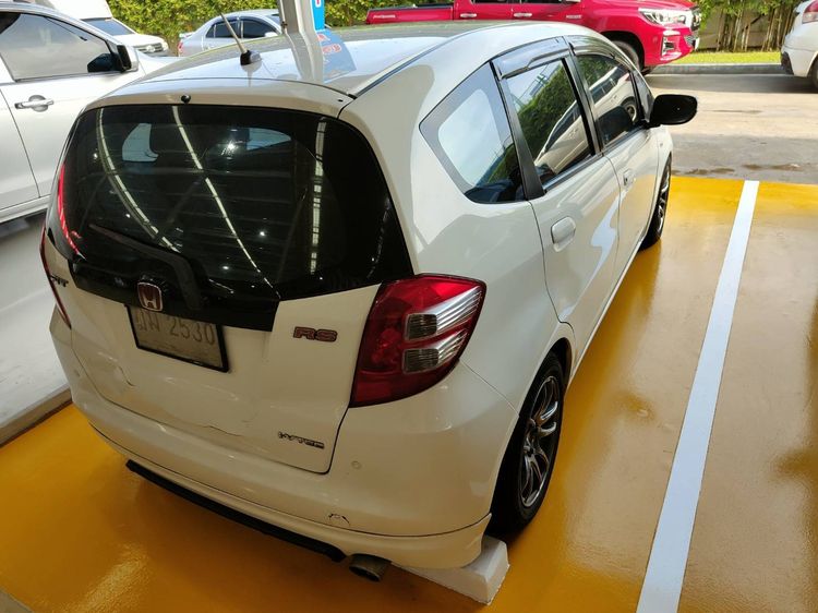 Honda Jazz 2010 1.5 V Sedan เบนซิน ไม่ติดแก๊ส เกียร์อัตโนมัติ ขาว รูปที่ 4