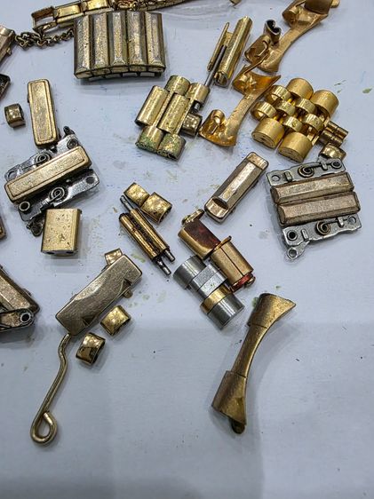 อะไหล่ หัวสาย นาฬิกา สีทอง ทั้งหมด ขายเหมาๆ ตามสภาพ น่าสะสม สวย พร้อมส่งครับพี่ๆ  รูปที่ 4