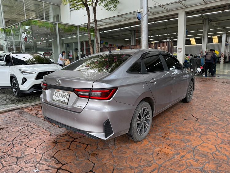 Toyota Yaris ATIV 2024 1.2 Sport Sedan เบนซิน ไม่ติดแก๊ส เกียร์อัตโนมัติ บรอนซ์เงิน รูปที่ 4