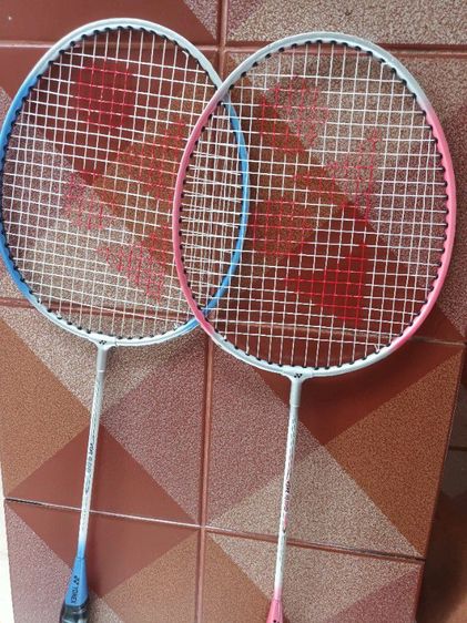 ไม้แบดมินตันมือหนึ่งยี่ห้อYONEX รุ่นGR-400 แพ๊คคู่ รูปที่ 3