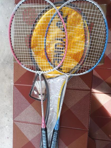 ไม้แบดมินตันมือหนึ่งยี่ห้อYONEX รุ่นGR-400 แพ๊คคู่ รูปที่ 4