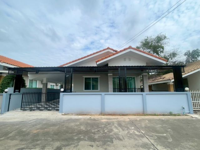 หมู่บ้านลักษิกา ไชยมงคล ติดถนนเส้น 304