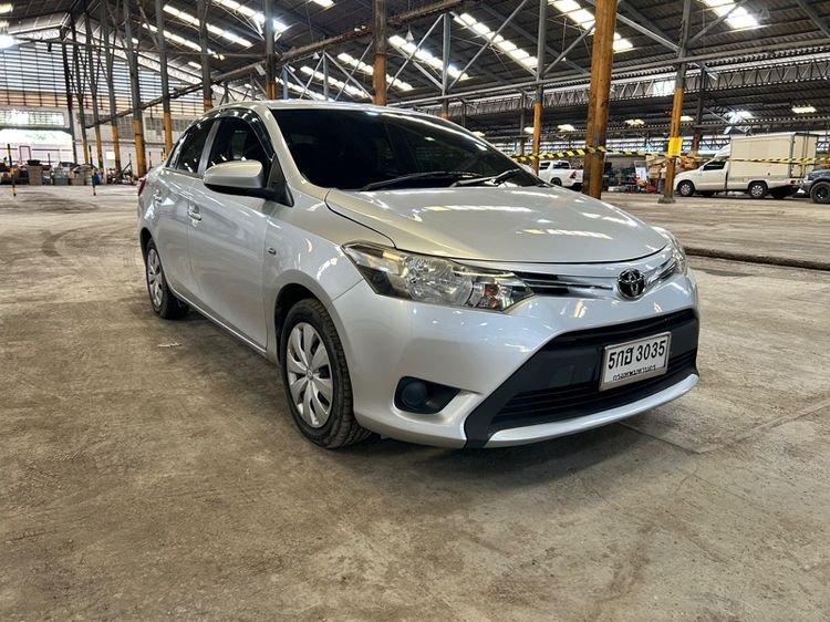 Toyota Vios 2017 1.5 J Sedan เบนซิน LPG เกียร์อัตโนมัติ บรอนซ์เงิน