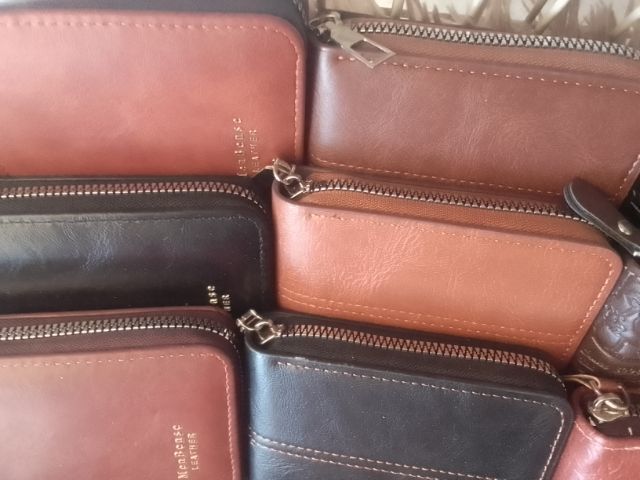 กระเป๋าสตางค์ผู้ชาย