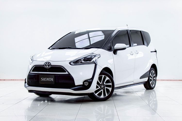 รถ Toyota Sienta 1.5 V สี ขาว