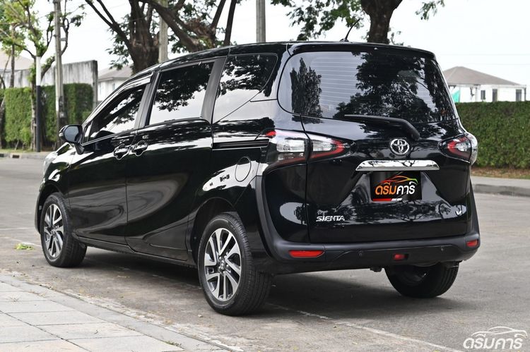 Toyota Sienta 2017 1.5 V Utility-car เบนซิน ไม่ติดแก๊ส เกียร์อัตโนมัติ ดำ รูปที่ 3
