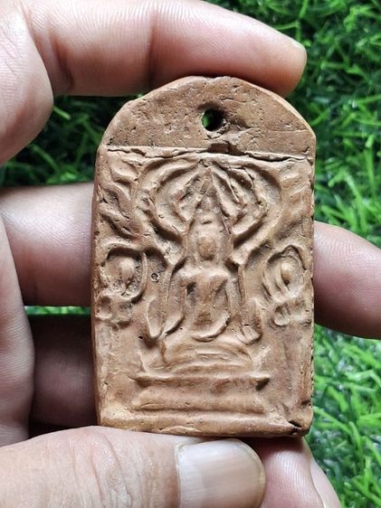 หลังจารยันต์ พระเนื้อดินเก่า ไม่รู้ที่