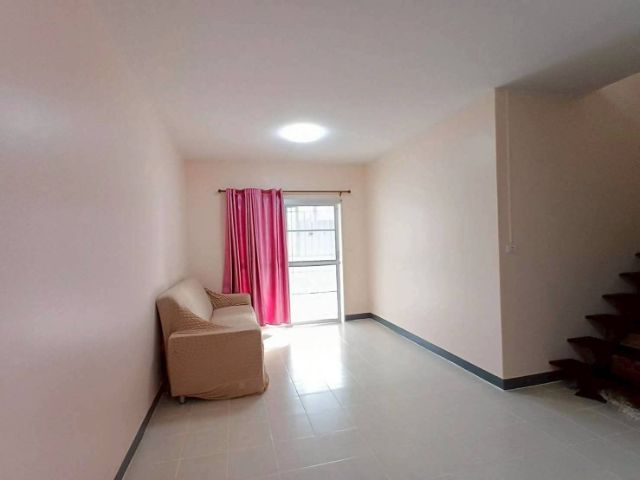 ประกาศขายบ้านเดี่ยว 2 ชั้นทำเลดีพื้นที่ 21 ตารางวาพร้อมเข้าอยู่ได้เลย ซื้อมา 13 ปีโซนในหมู่บ้านคมนาคมสะดวก